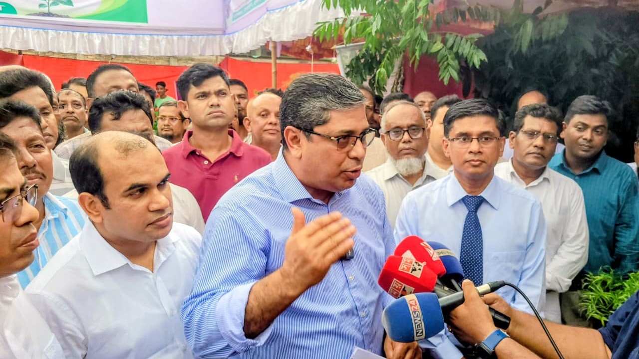 প্রধানমন্ত্রীর সম্মতিতে বগুড়াকে বিভাগ করার উদ্যোগ:  মীর শাহে আলম